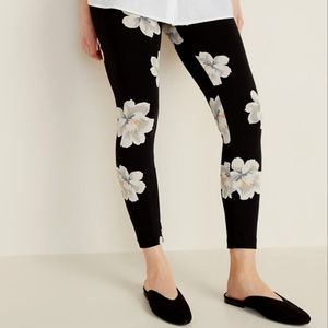 Old Navy Large Leggings Mid Rise Black with Floral Print